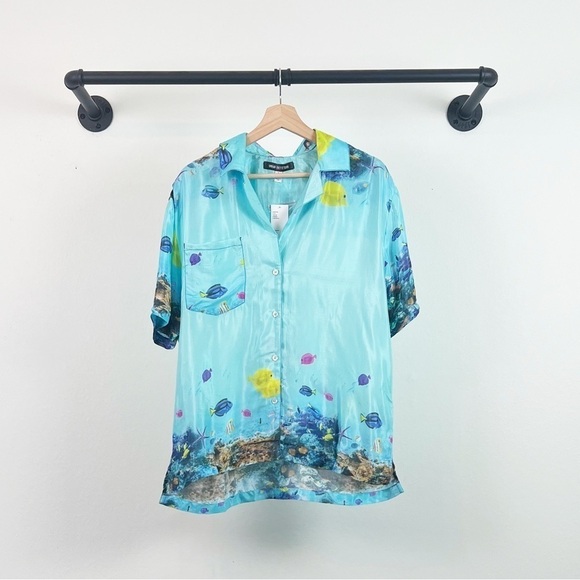 NWT Urban Outfitters Gardenia Printed Button Down Souvenir Top - Picture 2 of 5